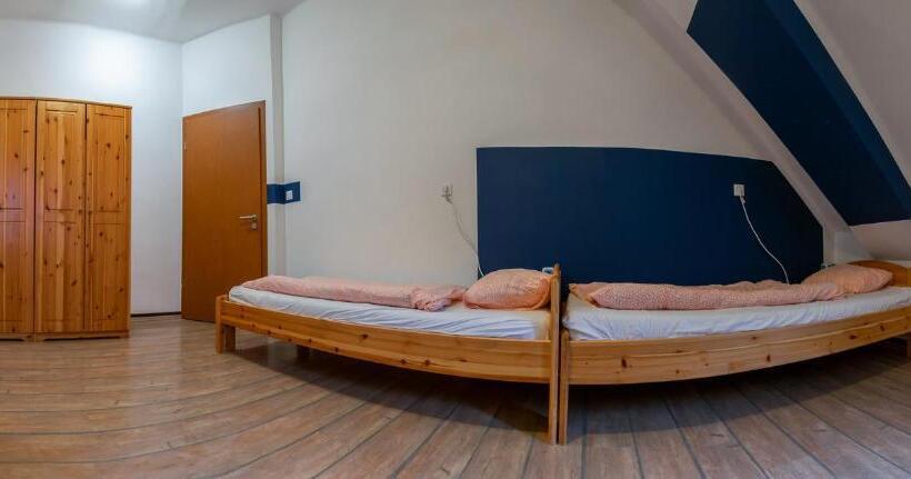 Номер Стандарт, Lima Hostel Győr