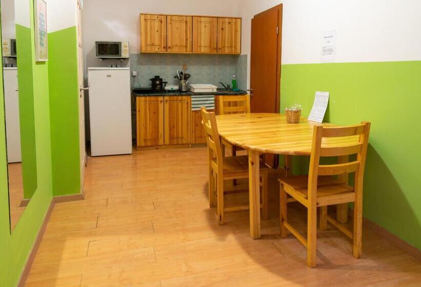 Номер Стандарт Индивидуальный, Lima Hostel Győr