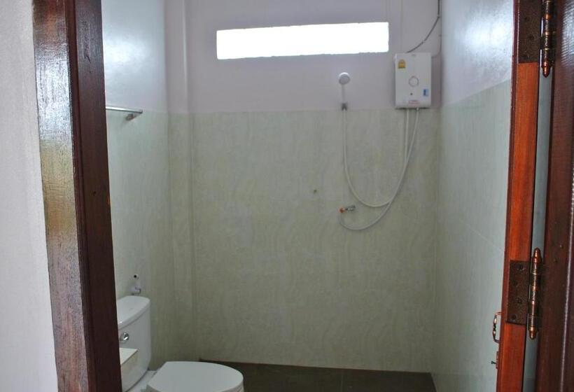 اتاق استاندارد سه نفره, Mama Leurth Sunset Guesthouse