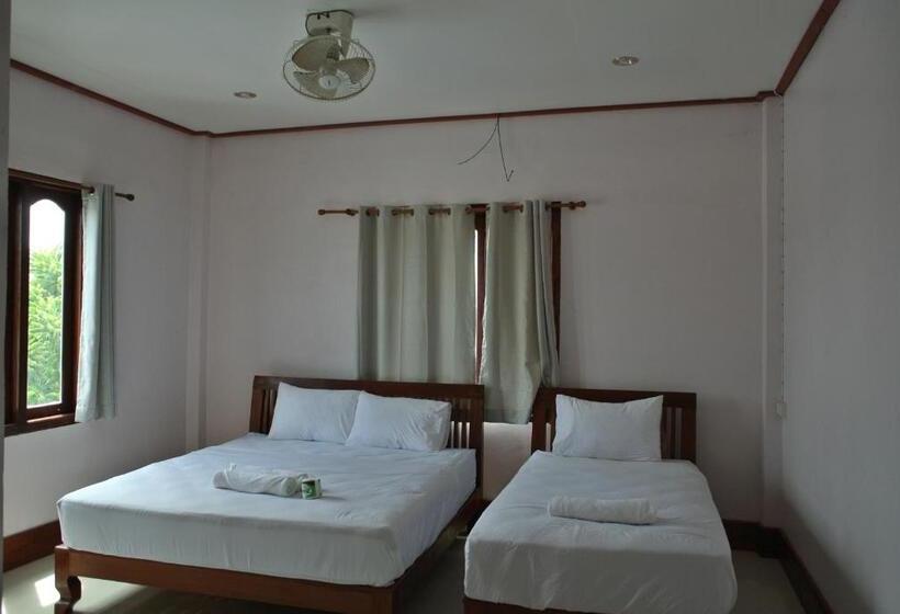 اتاق استاندارد سه نفره, Mama Leurth Sunset Guesthouse