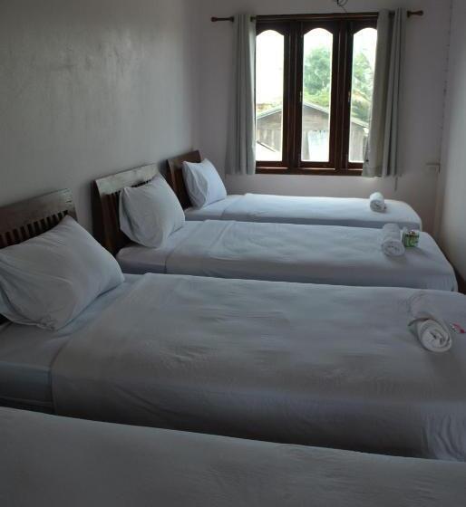 اتاق استاندارد چهار تخته, Mama Leurth Sunset Guesthouse