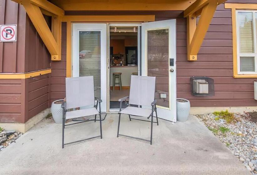 Студия Стандарт, Timberline Lodges By Fernie Lodging Co