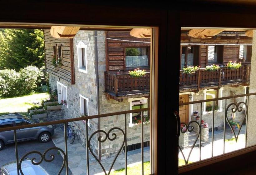 スタンダードルーム, Hibou Chambres   Cogne