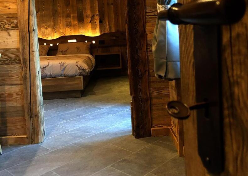 سوییت جونیور, Hibou Chambres   Cogne