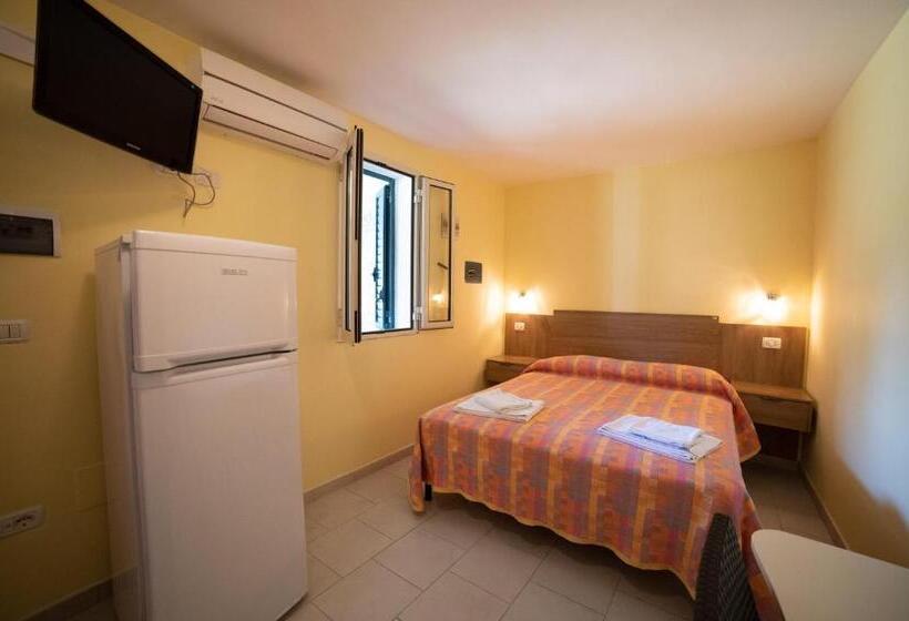 اتاق کلاسیک چهارنفره, Coppola Rossa Relax