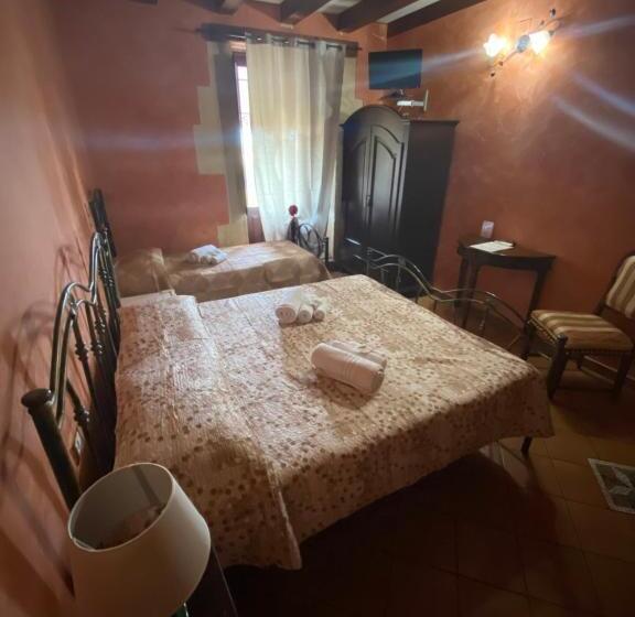 חדר סטנדרט לשלושה עם מרפסת, B&b L Infiorescenza New