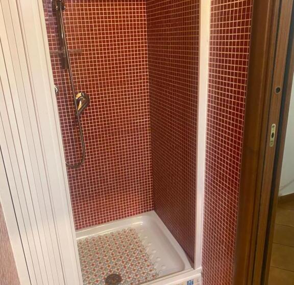 חדר אקונומי, B&b L Infiorescenza New