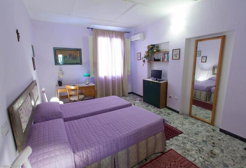 Standard room with outdoor bath, Sassari In