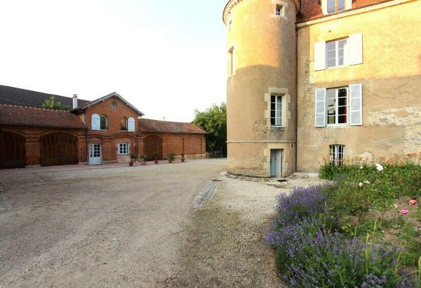 Апартаменты 2 Спальни с Террасой, Château D Island Vézelay