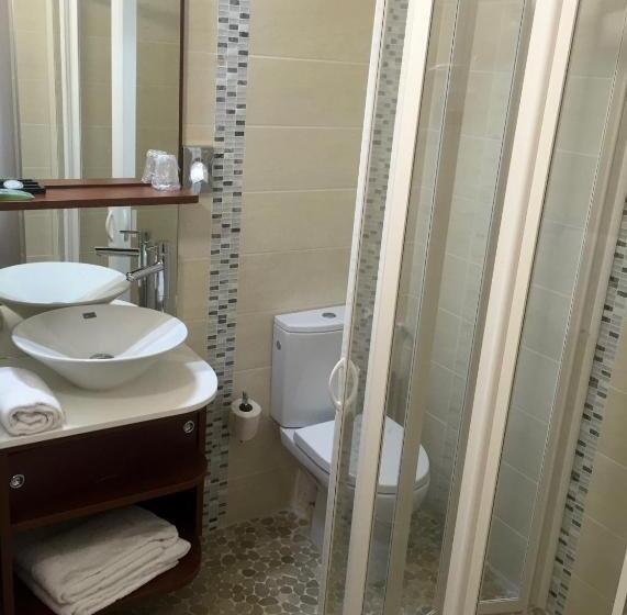 Трехместный Номер Deluxe, Massilia