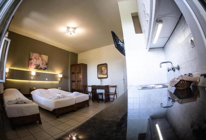 Triple Room Sea View, Filoxenia