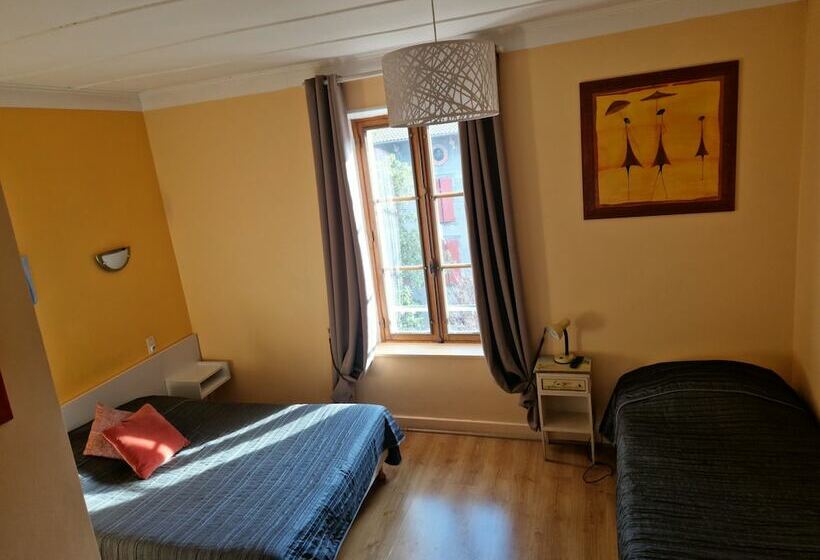 Номер Стандарт Трехместный, Hôtel Du Commerce