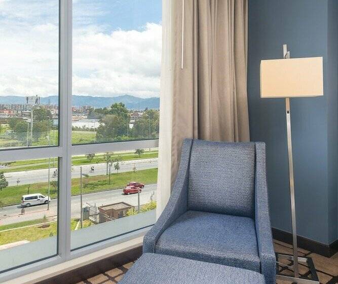 Habitació Estàndard Llit Matrimoni, Hilton Garden Inn Bogota Airport