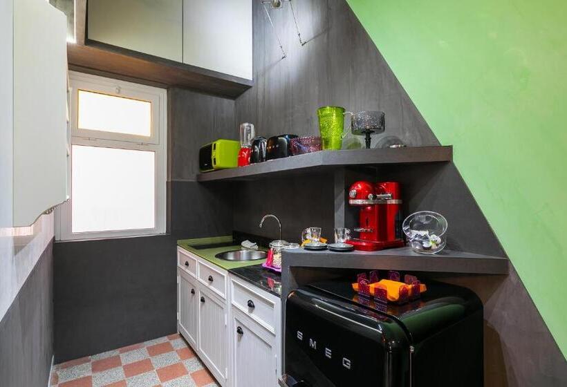 1 Bedroom Penthouse Apartment, Appartamenti Marcoaurelio49