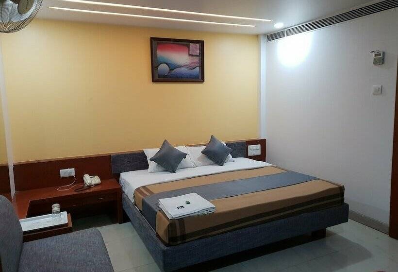 Номер Deluxe, Pleasure Inn