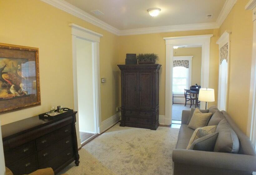 Люкс Повышенной Комфортности, The Pepin Mansion B&b On Mansion Row   10 Min To Start Of The Bourbon Trail