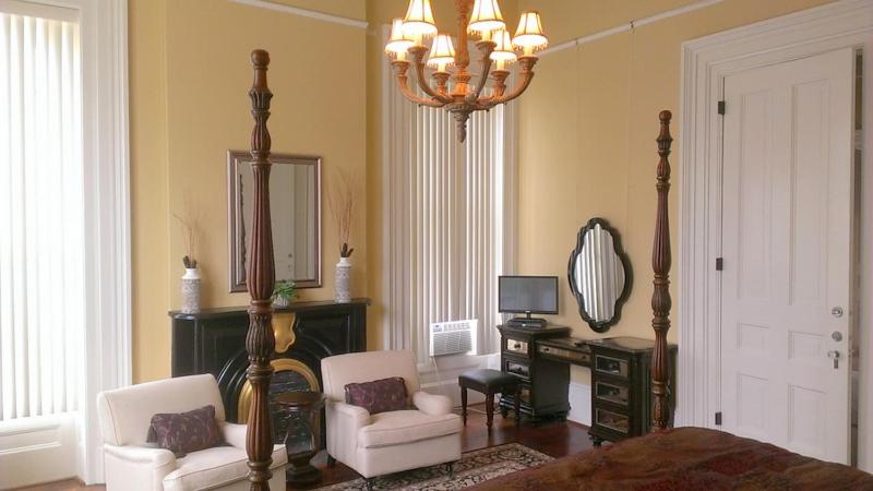 Люкс Deluxe Кровать Кинг, The Pepin Mansion B&b On Mansion Row   10 Min To Start Of The Bourbon Trail