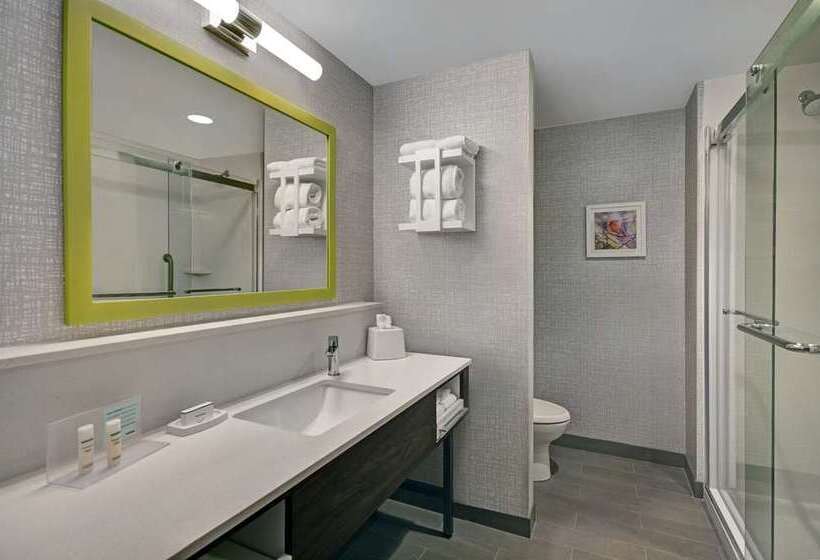 带大床的标准工作室, Hampton Inn Petaluma, Ca