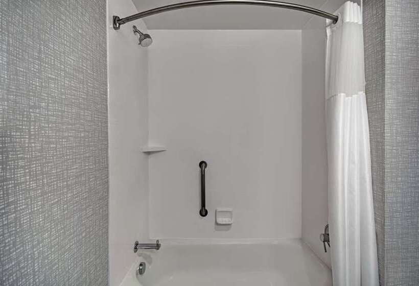 带大床的标准工作室, Hampton Inn Petaluma, Ca