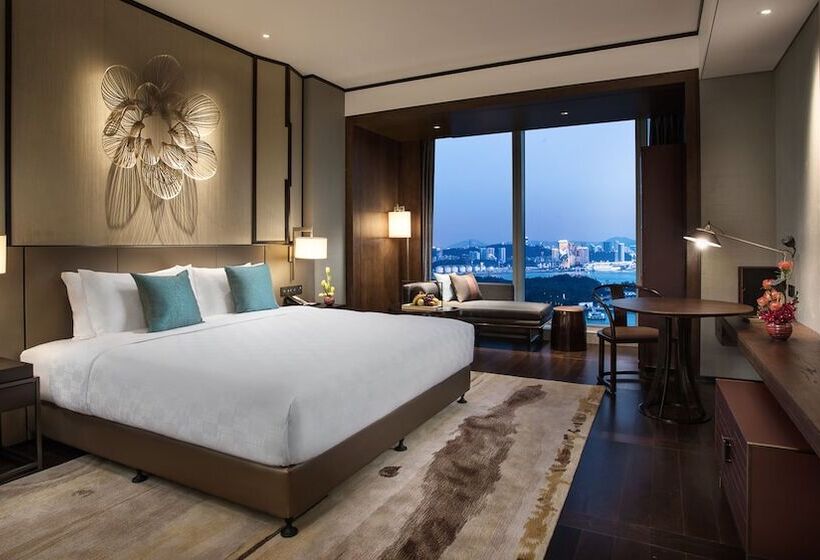 高级客房, Hualuxe Xiamen Haicang Habour View   An Ihg