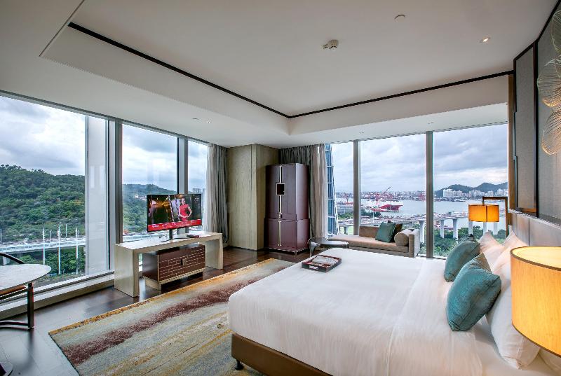 高级客房, Hualuxe Xiamen Haicang Habour View   An Ihg