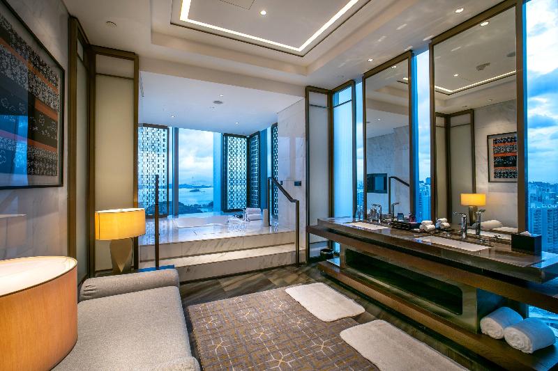总统套房, Hualuxe Xiamen Haicang Habour View   An Ihg