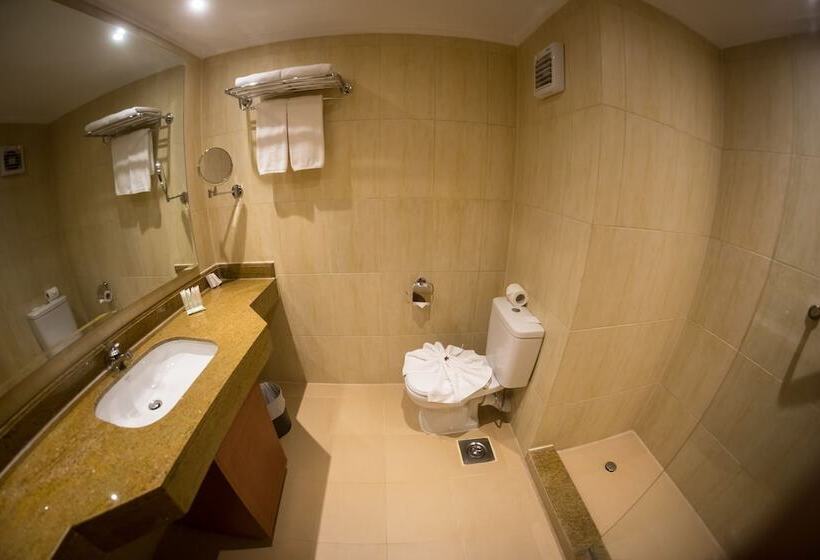 اتاق استاندارد سه نفره, The Grand Plaza Hotel Smouha