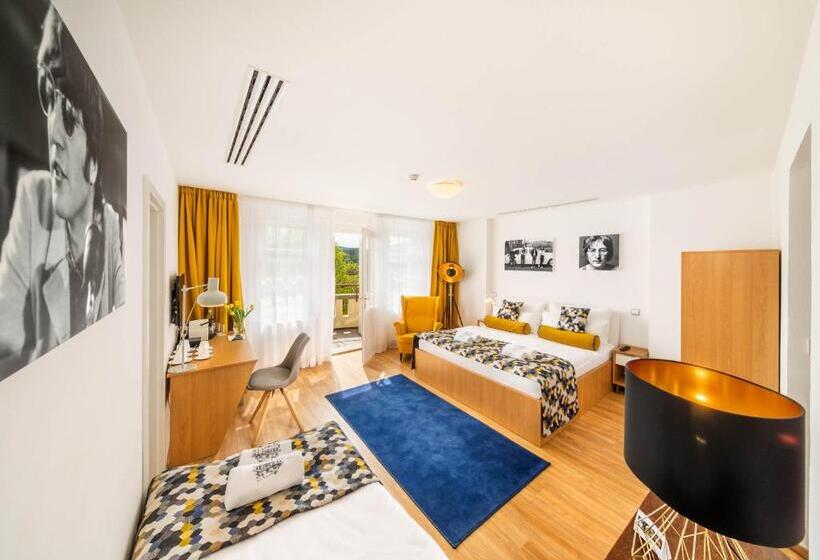 חדר סטנדרט לשלושה עם מרפסת, Boutique Hotel Villa Beatika