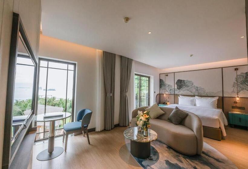 Deluxe Suite Sea View, The May Legend Catba