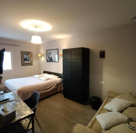 Номер Стандарт, Auberge Du Vieux Lanas Logis Hotel Restaurant