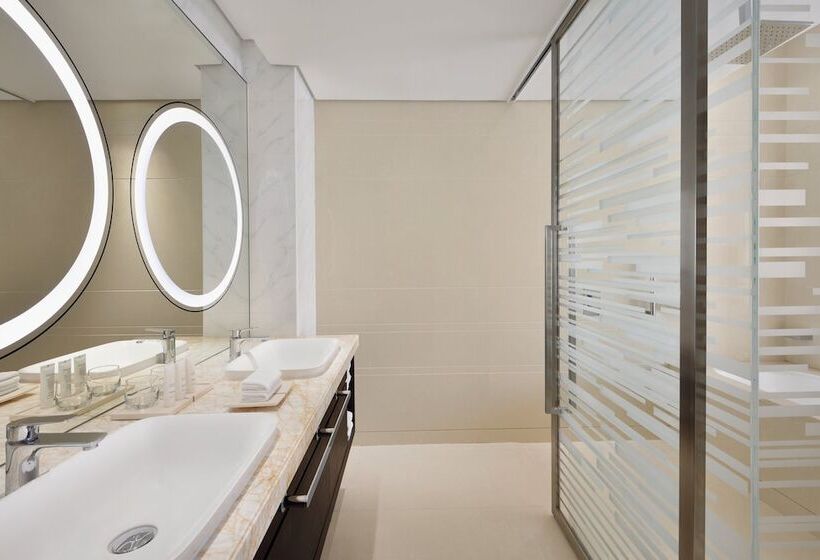 可观景的套房, Crowne Plaza Dubai Marina, An Ihg