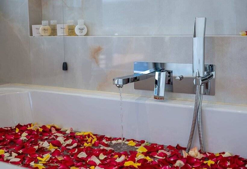 سوییت با استخر, Nana Princess Suites Villas & Spa