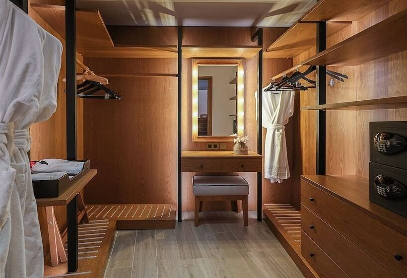 ویلای 2 خوابه با چشم‌انداز دریا, Nana Princess Suites Villas & Spa