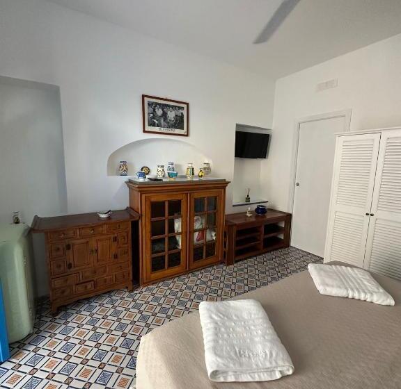 آپارتمان 2 خوابه, Art B&b