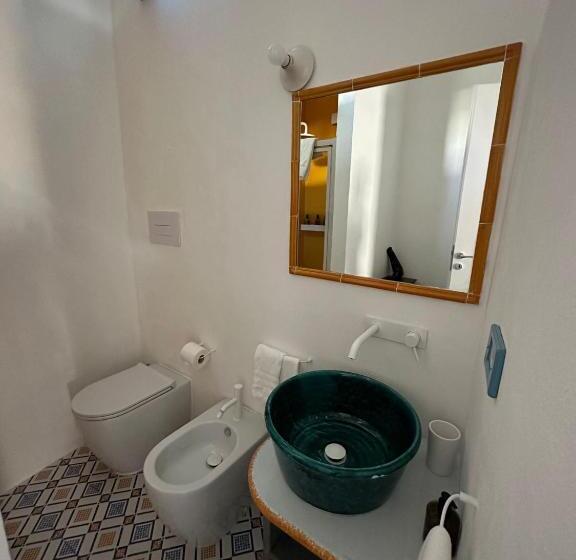 آپارتمان 2 خوابه, Art B&b