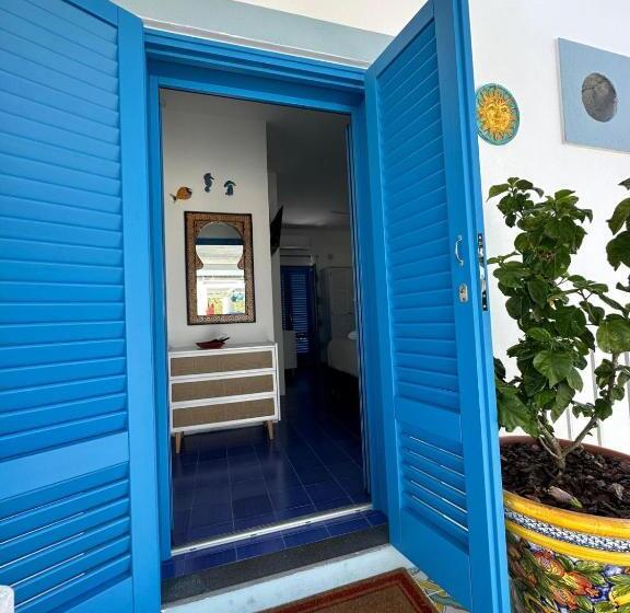 آپارتمان 1 خوابه با چشم‌انداز دریا, Art B&b