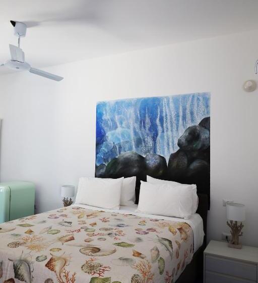 آپارتمان 1 خوابه با چشم‌انداز دریا, Art B&b