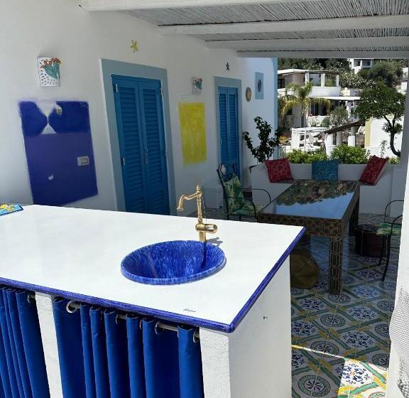 آپارتمان 1 خوابه با چشم‌انداز دریا, Art B&b