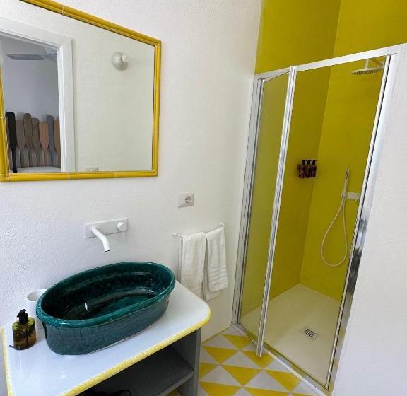 آپارتمان 1 خوابه با چشم‌انداز دریا, Art B&b