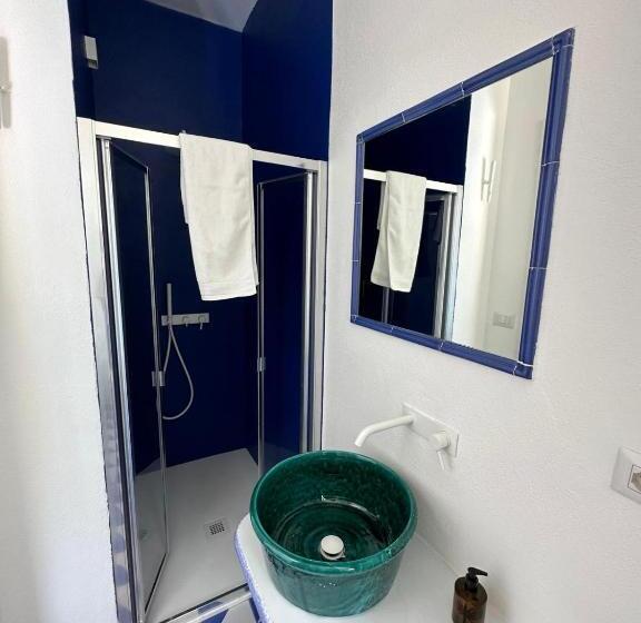 آپارتمان 1 خوابه با چشم‌انداز دریا, Art B&b