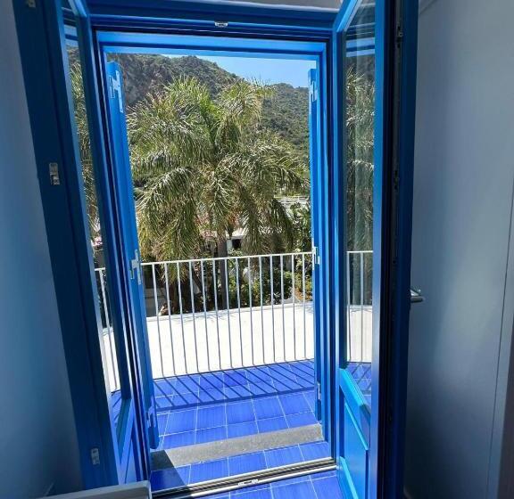آپارتمان 1 خوابه با چشم‌انداز دریا, Art B&b