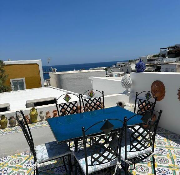 آپارتمان 1 خوابه با چشم‌انداز دریا, Art B&b