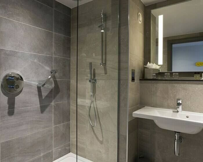 디럭스 룸, Maldron Hotel Kevin Street, Dublin City