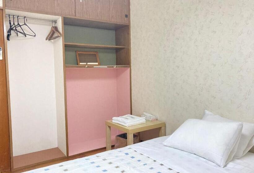 Номер Стандарт Совместная Ванная, Guesthouse Namaste
