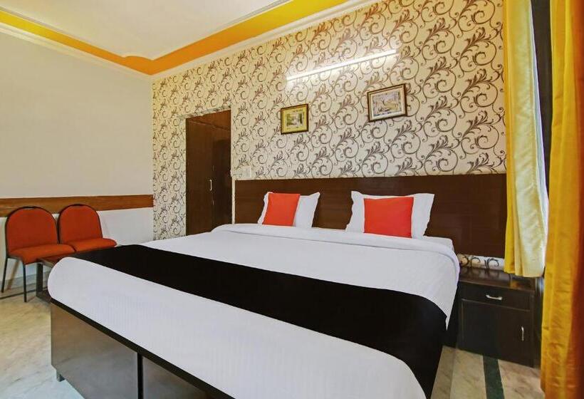 Трехместный Номер Классика, Super Capital O Tipsyy Near Aravali Biodiversity Park