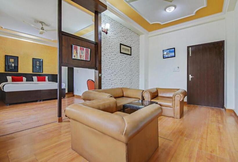 Трехместный Номер Классика, Super Capital O Tipsyy Near Aravali Biodiversity Park