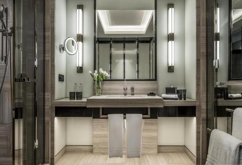 Стандартный Номер Кровать Кинг, Four Seasons Hotel Kuala Lumpur