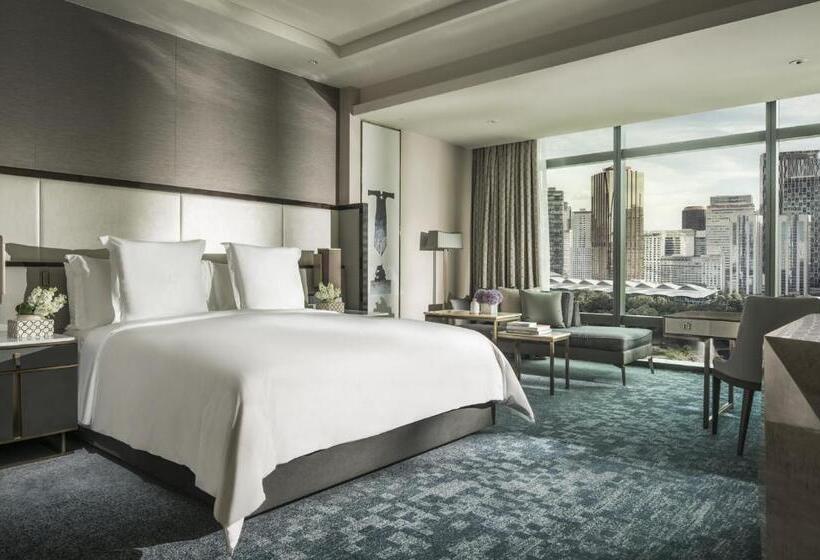 Номер Стандарт Двуспальная Кровать Вид на Парк, Four Seasons Hotel Kuala Lumpur