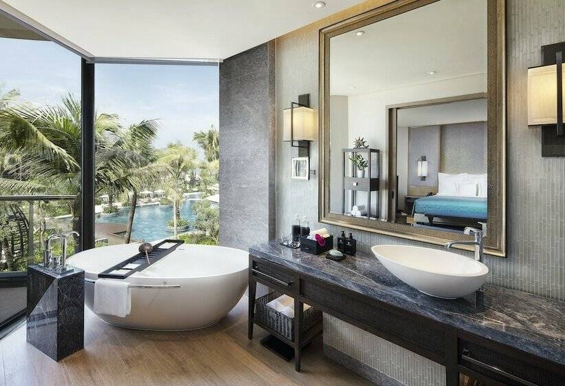 Classic Room Double Bed Sea View, Intercontinental Phu Quoc Long Beach Resort, An Ihg