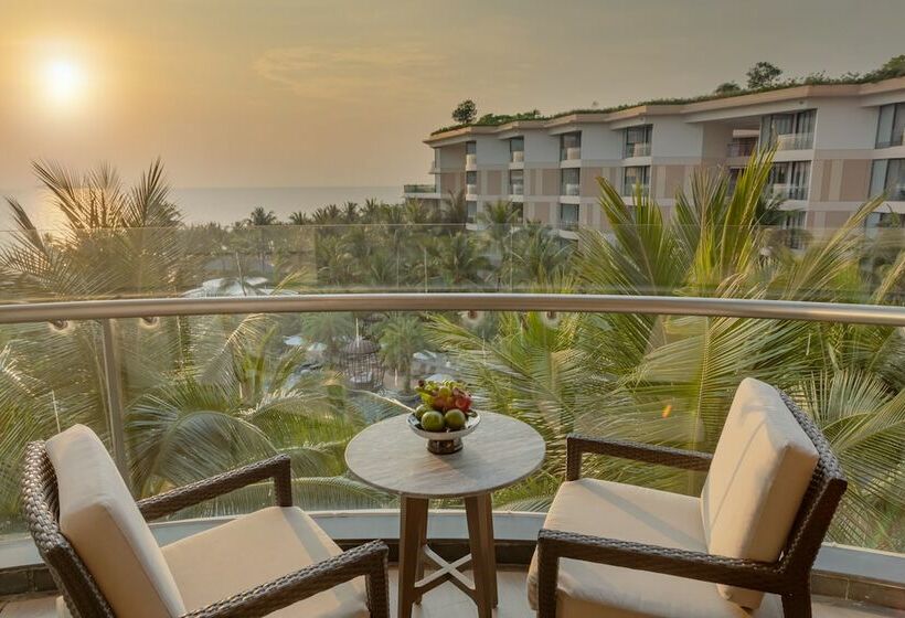 Classic Room Double Bed Sea View, Intercontinental Phu Quoc Long Beach Resort, An Ihg